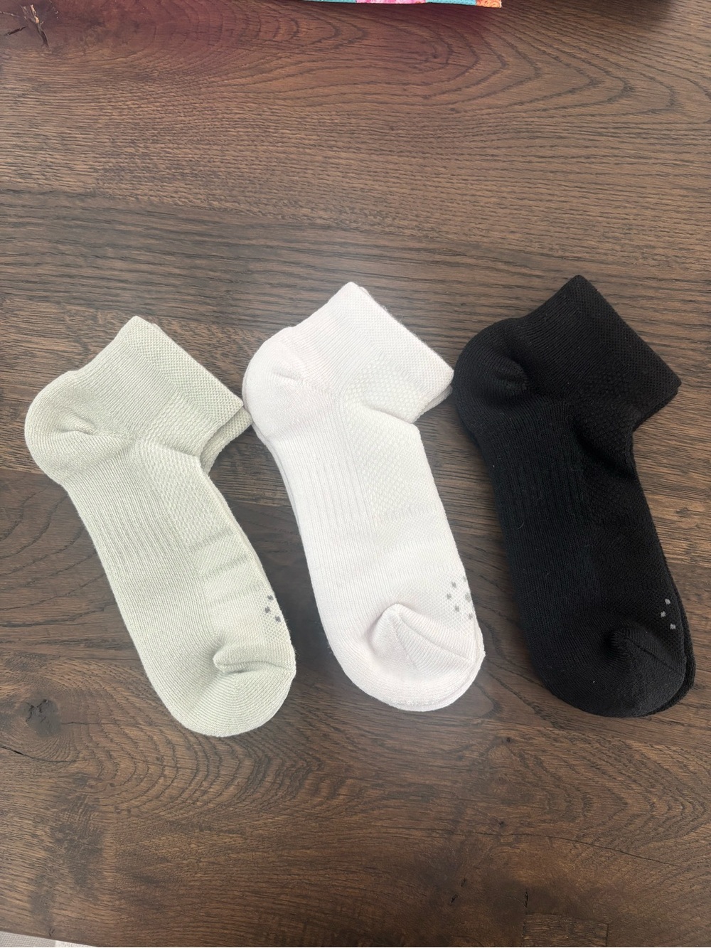 Tommie Copper 3 Pack EcoC and UltraG Ankle  Socks Basic - Medium NWT
